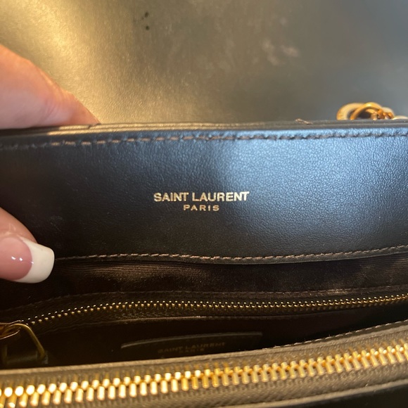 Medium Loulou Quilted Leather Shoulder Bag - Picture 9 of 12